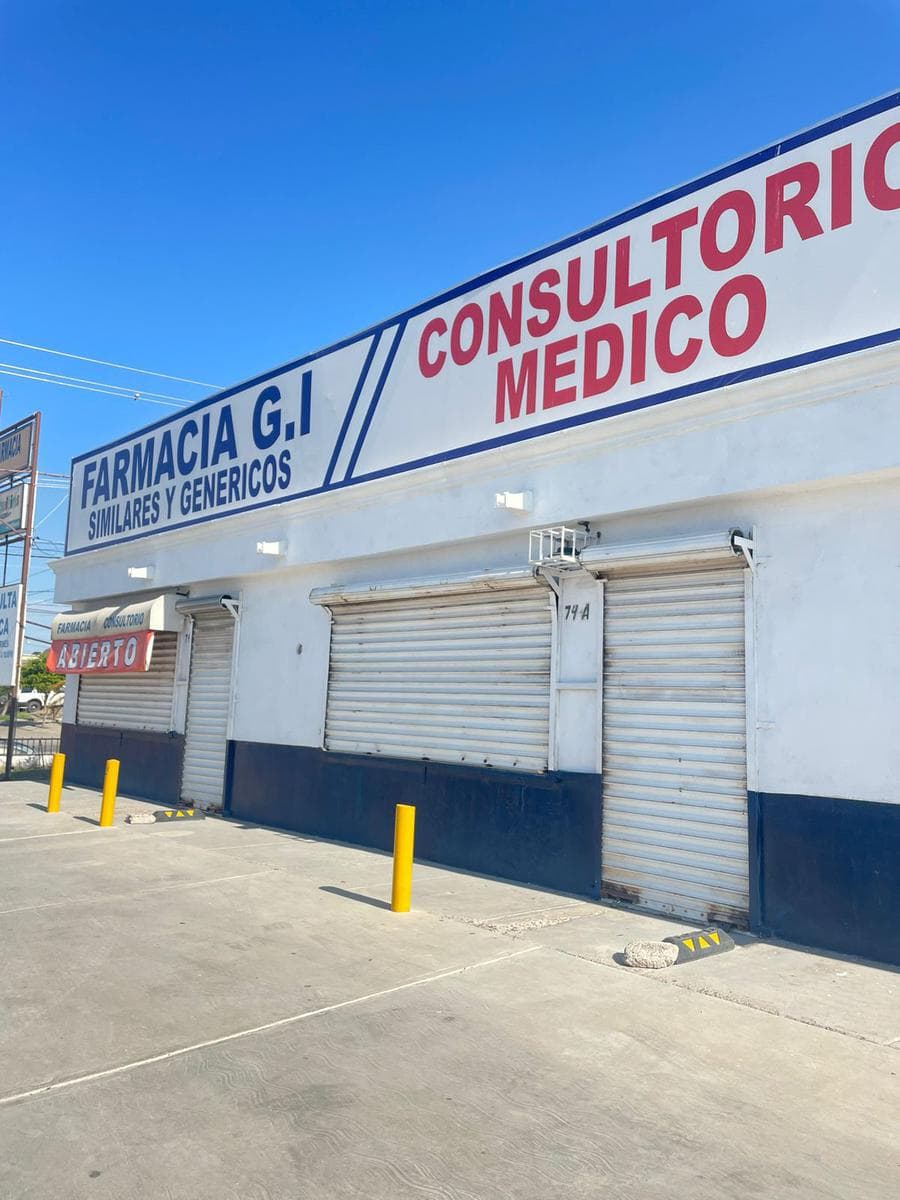 Commercial spaces (plaza) for sale. On Quintero Arce Blvd. (Real del Carmen)