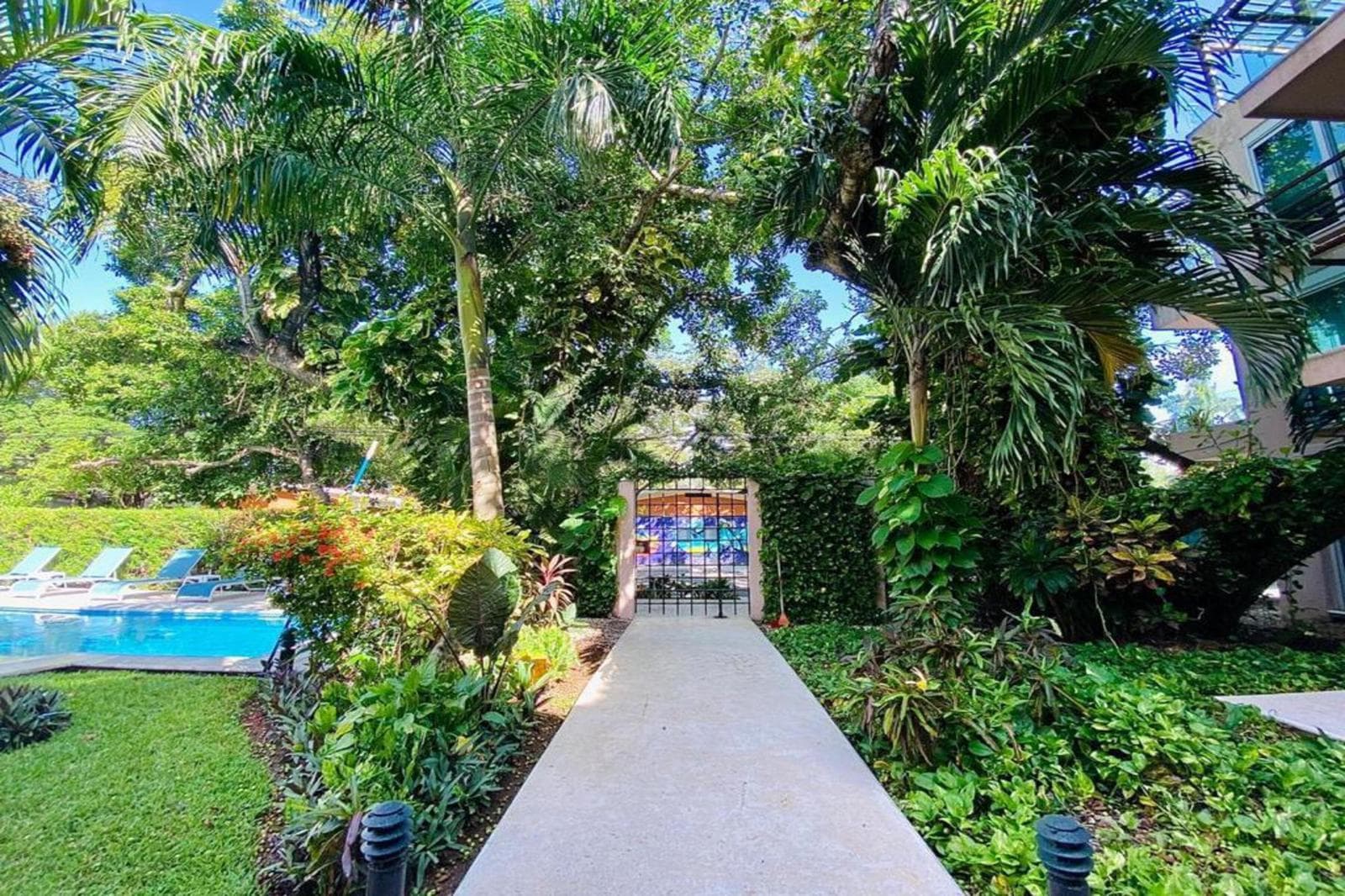 NEW LISTING! BEAUTIFUL 2-BEDROOM APARTMENT IN A CENTRAL LOCATION | PLAYA DEL CARMEN