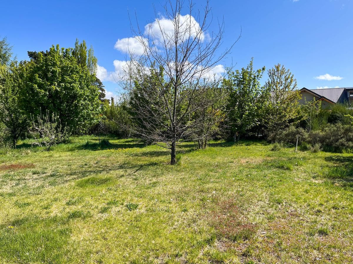 Excellent lot with a house in Dina Huapi