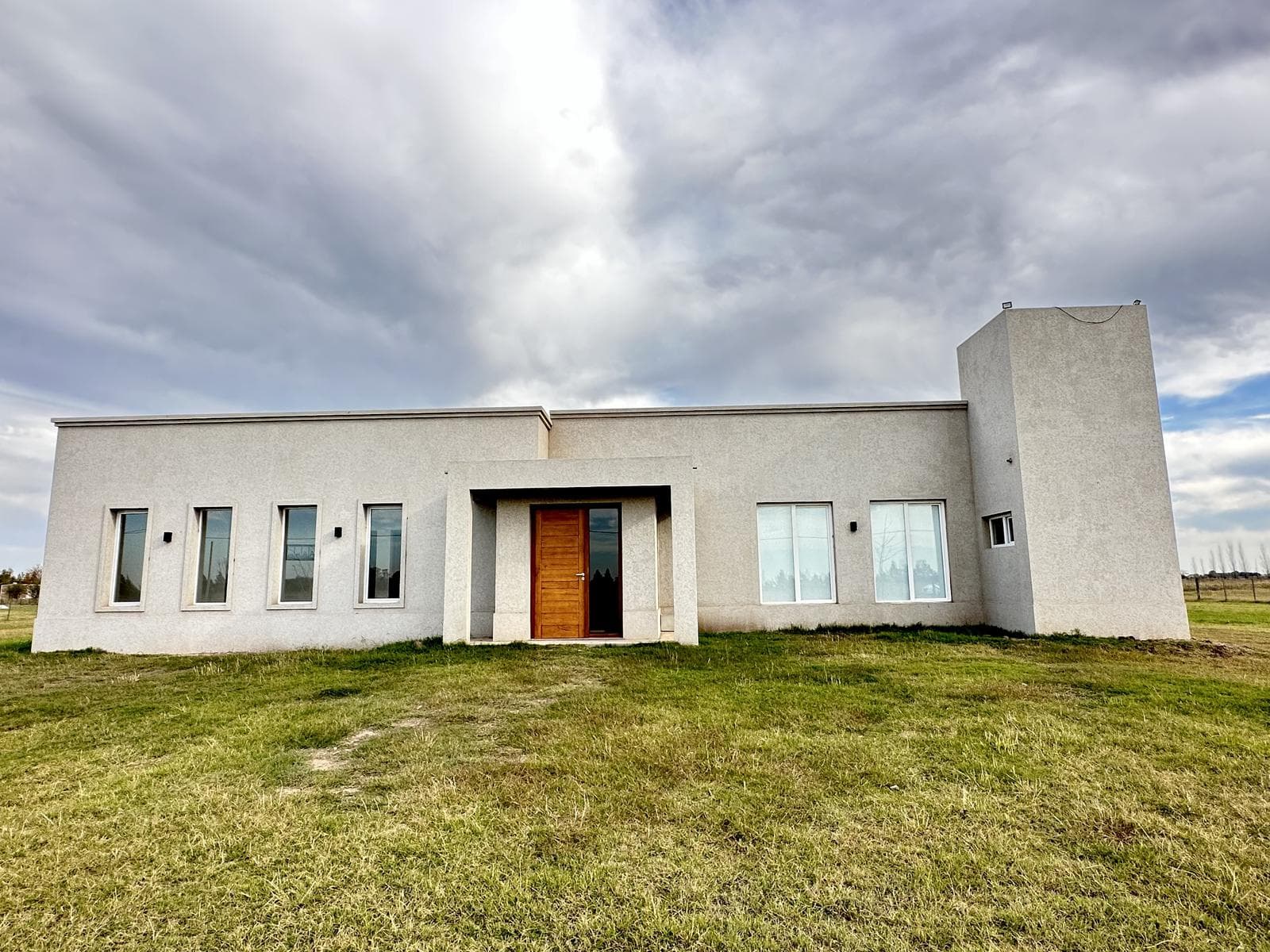 Discover your new country home in Zapiola, Lobos