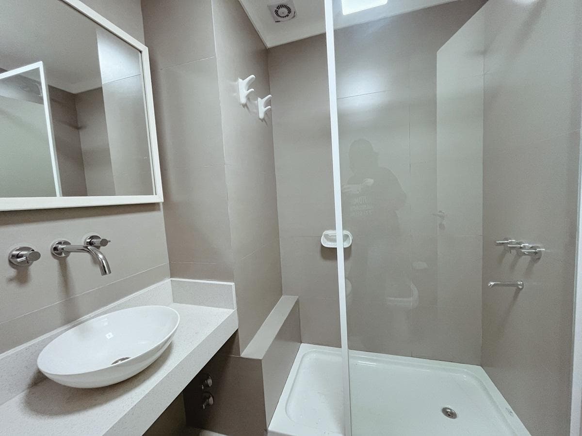 One-room apartment in Almagro with a balcony