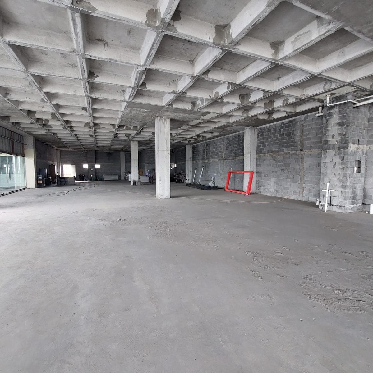 COMMERCIAL SPACE FOR RENT IN CUMBRES
