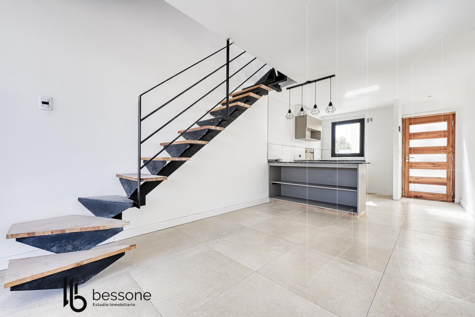 Apartment in La Perla for sale, with financing available