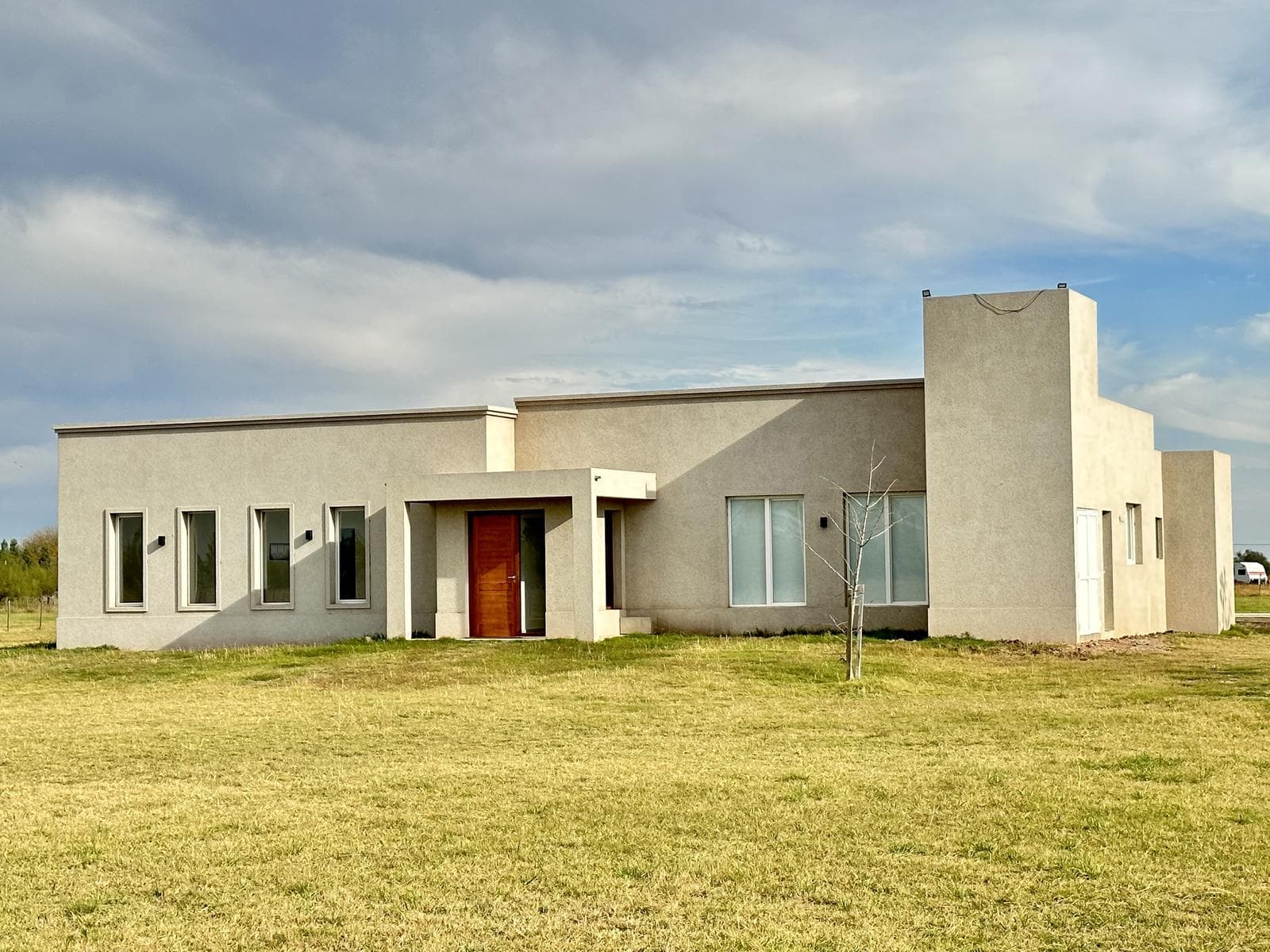 Discover your new country home in Zapiola, Lobos