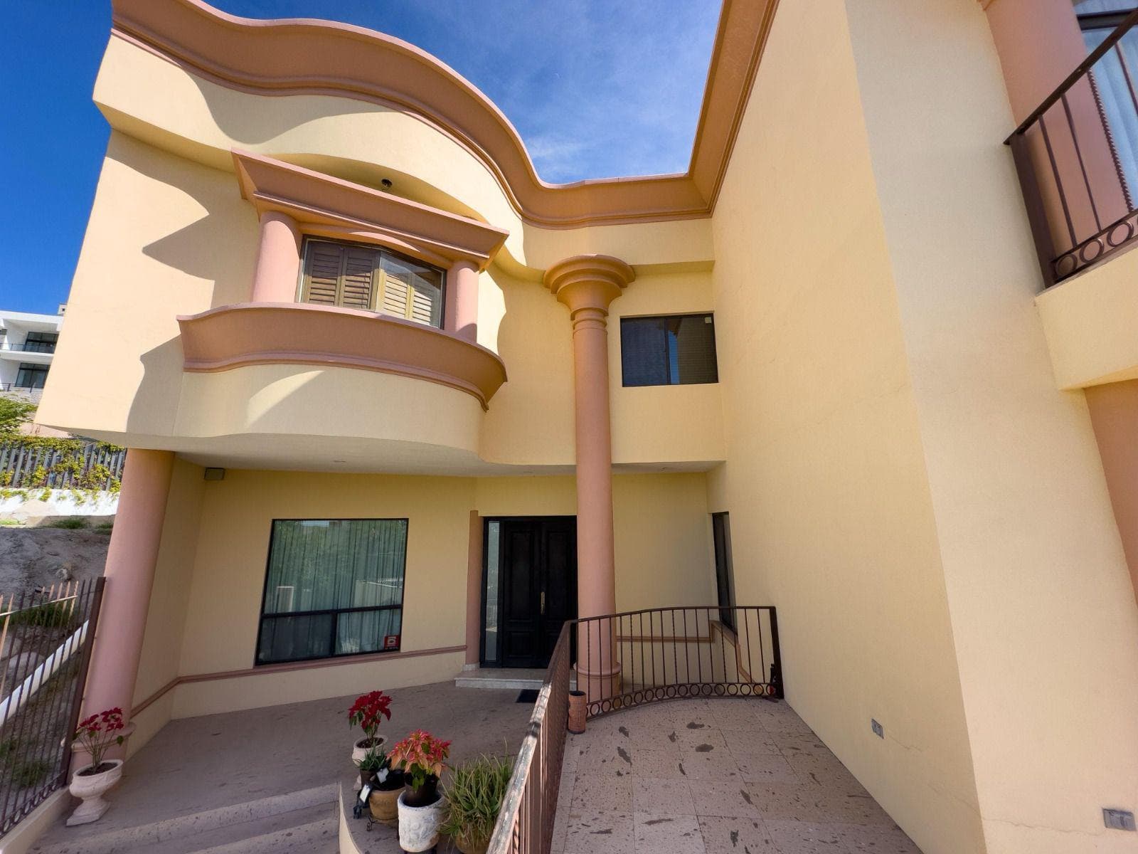 Home for Sale in Santa Lucía Residencial