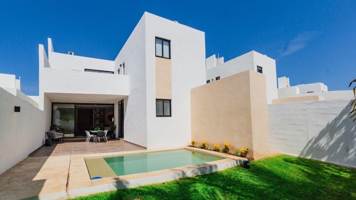 Two-story house in Conkal with amenities