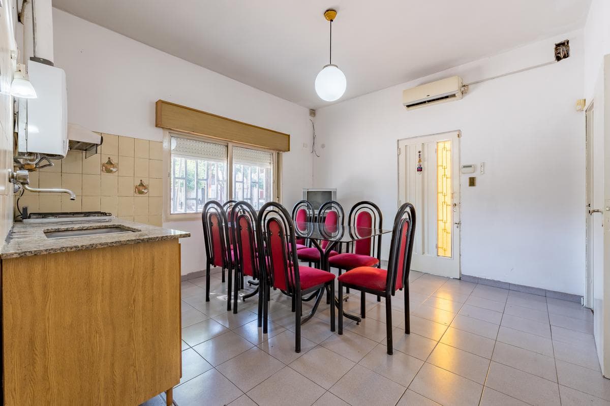 FOR SALE/EXCHANGE - 4-bedroom house with patio and terrace - Roque Sáenz Peña, Rosario.