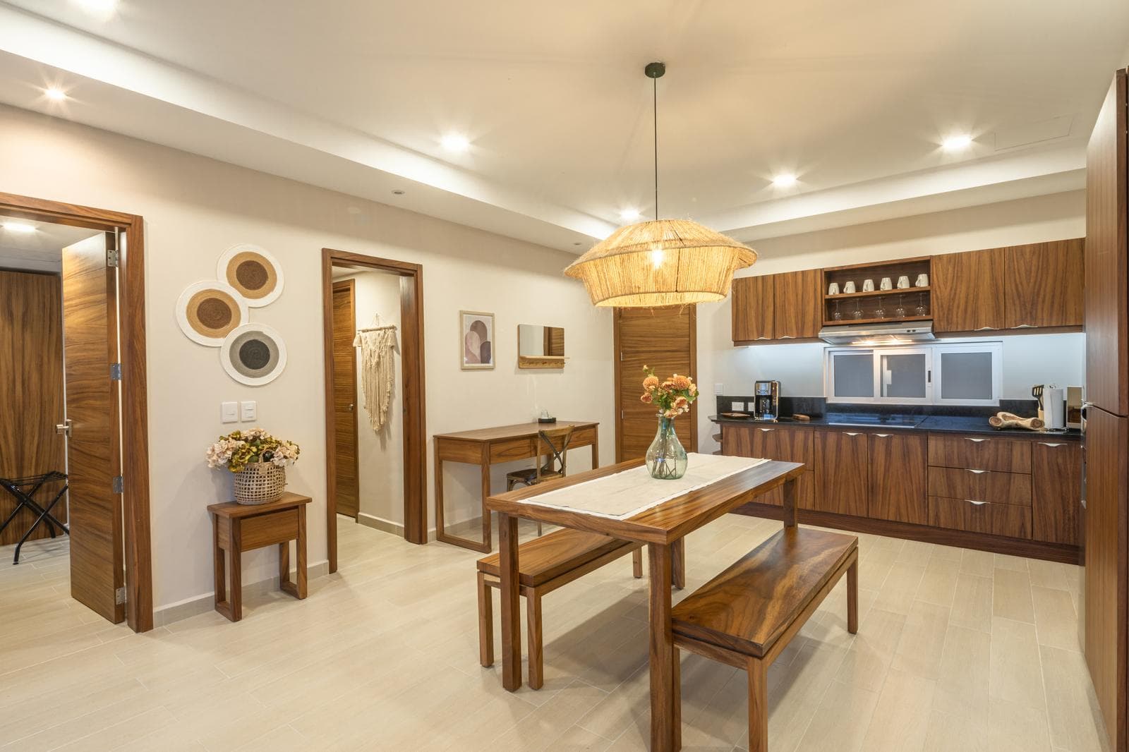 NEW APARTMENT FOR SALE, READY FOR IMMEDIATE OCCUPANCY 2 BEDROOMS, 101 M2 IN PLAYA DEL CARMEN
