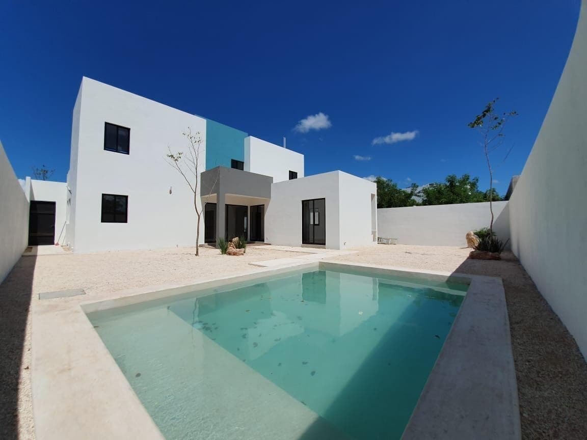 House with a SPACIOUS YARD north of Mérida, Conkal