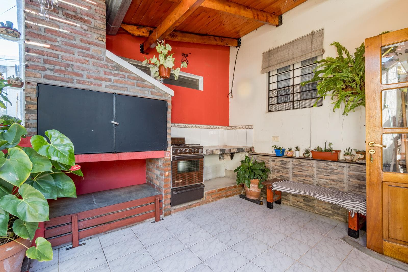 FOR SALE / TRADE - House - 4 bedrooms - Garage and terrace with barbecue - Alberdi, Rosario