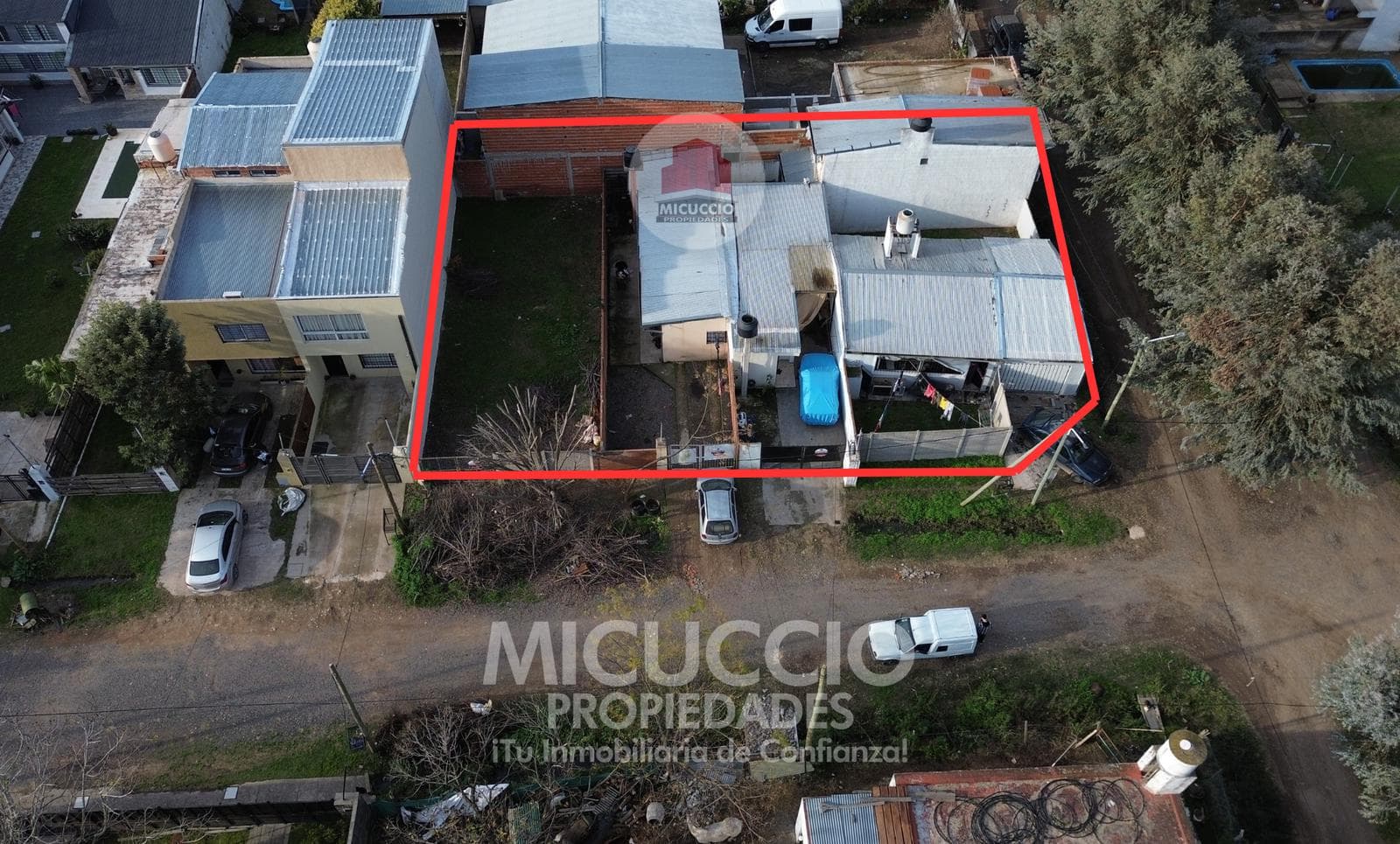 Lot for sale with apartments | Fiesta Nacional de la Flor No. 719 at the corner of Melo | Escobar