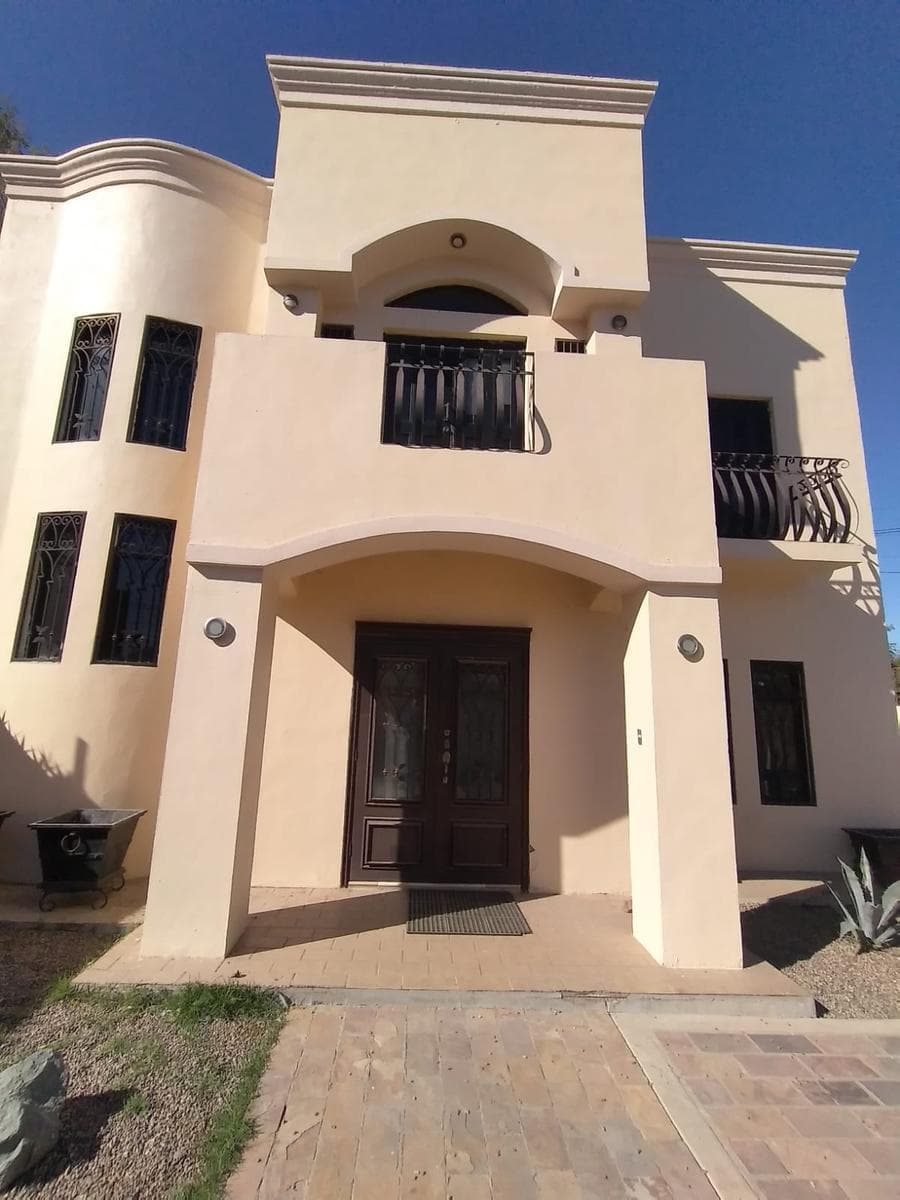 Office building for rent in Colonia San Juan. Centrally located in Hermosillo, Sonora