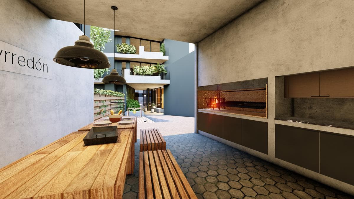 For Sale/Financing: Three-Bedroom Duplex Apartment with Private Garden. Pichincha