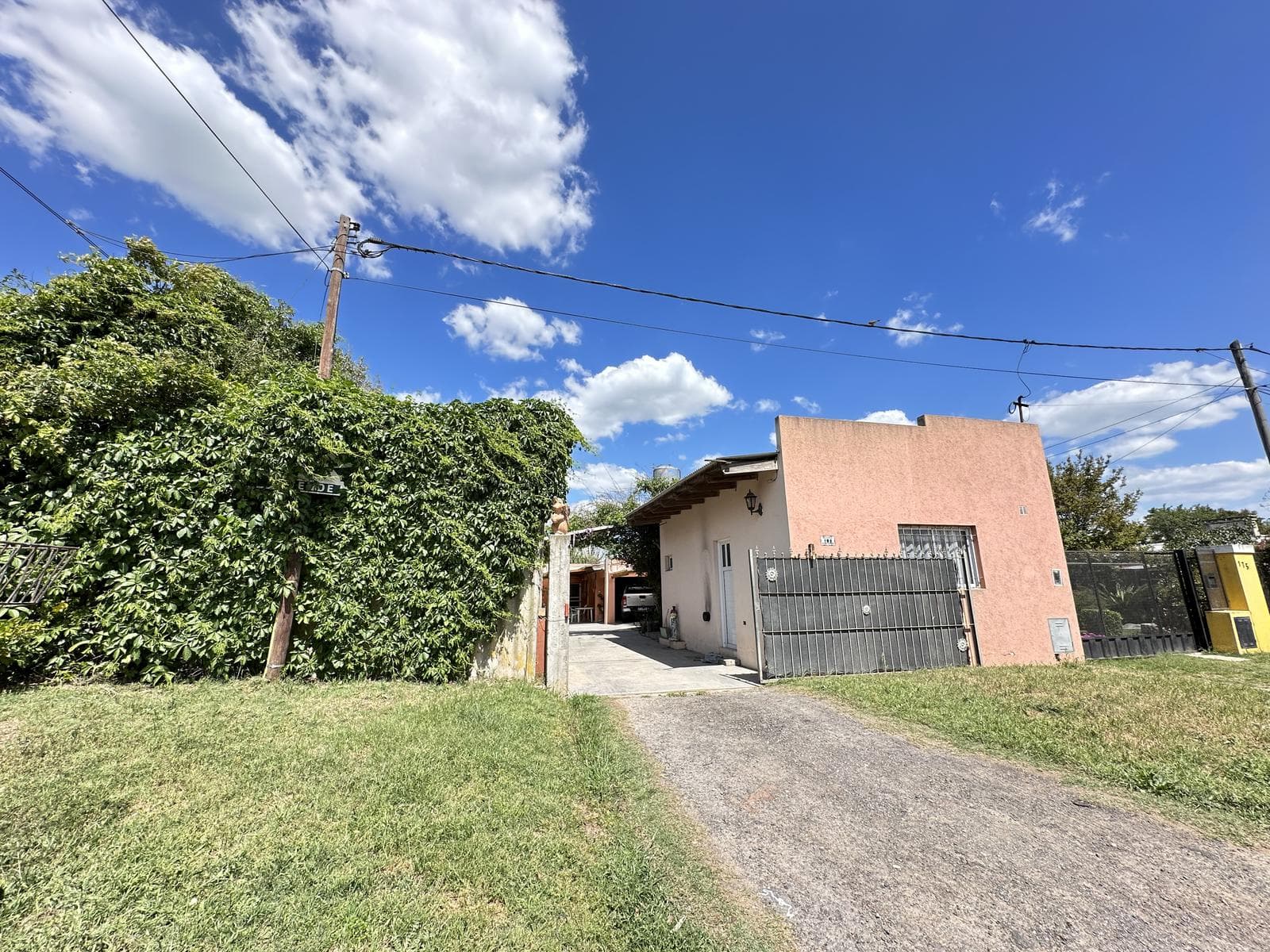 House for Sale - Roque Pérez, 2-bedroom apartment, warehouse