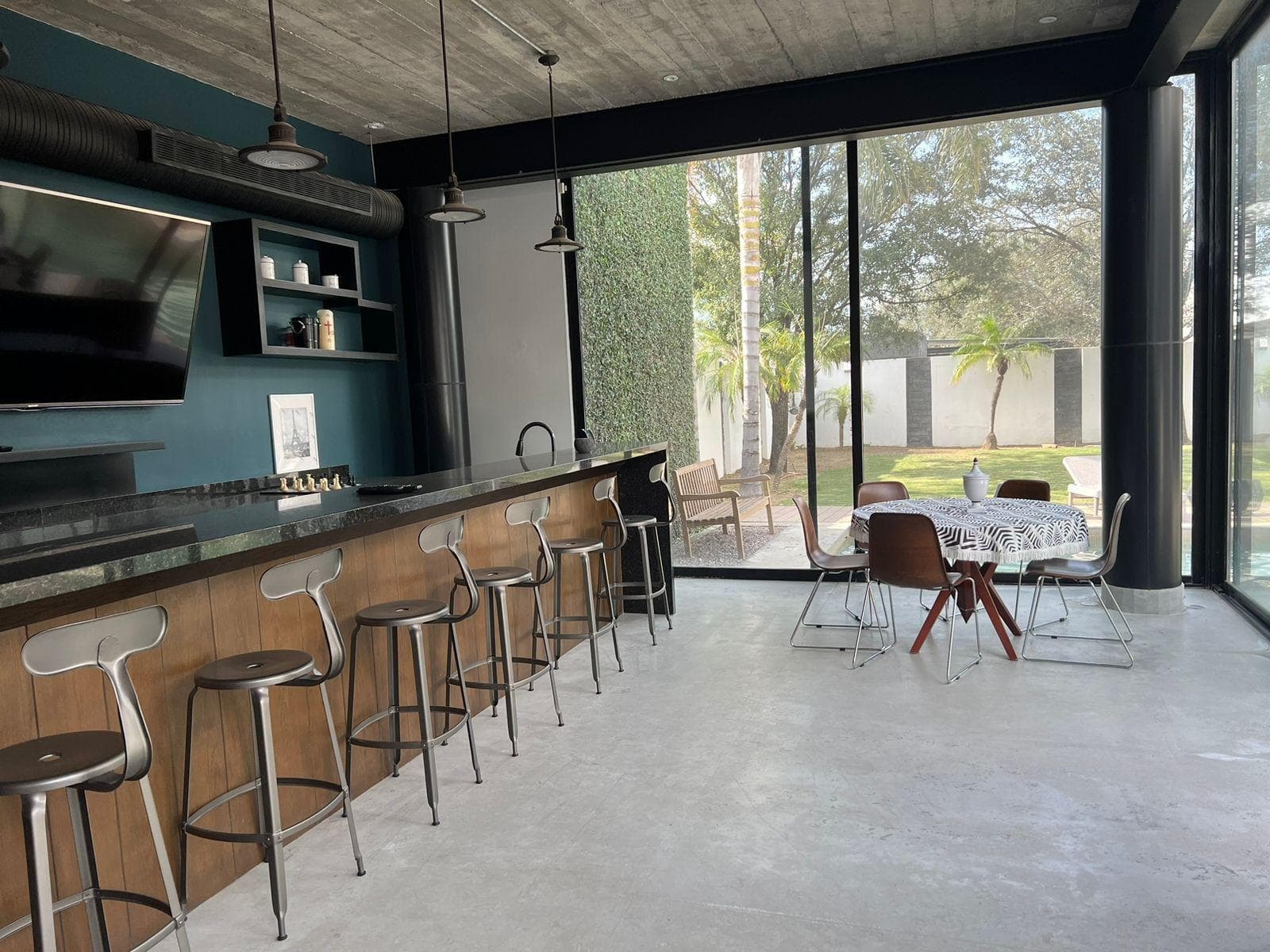 HOUSE FOR SALE IN LA JOYA