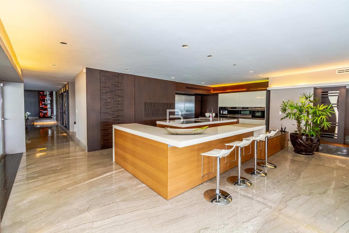 Mansion for Sale in Isla Dorada, Cancún