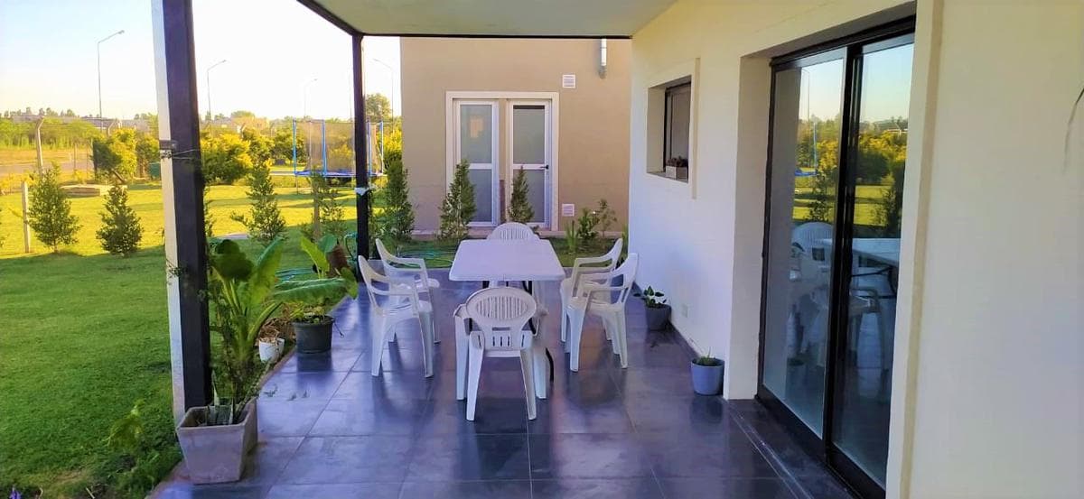 4-Bedroom House for Sale with Pool in San Eduardo - Pilar