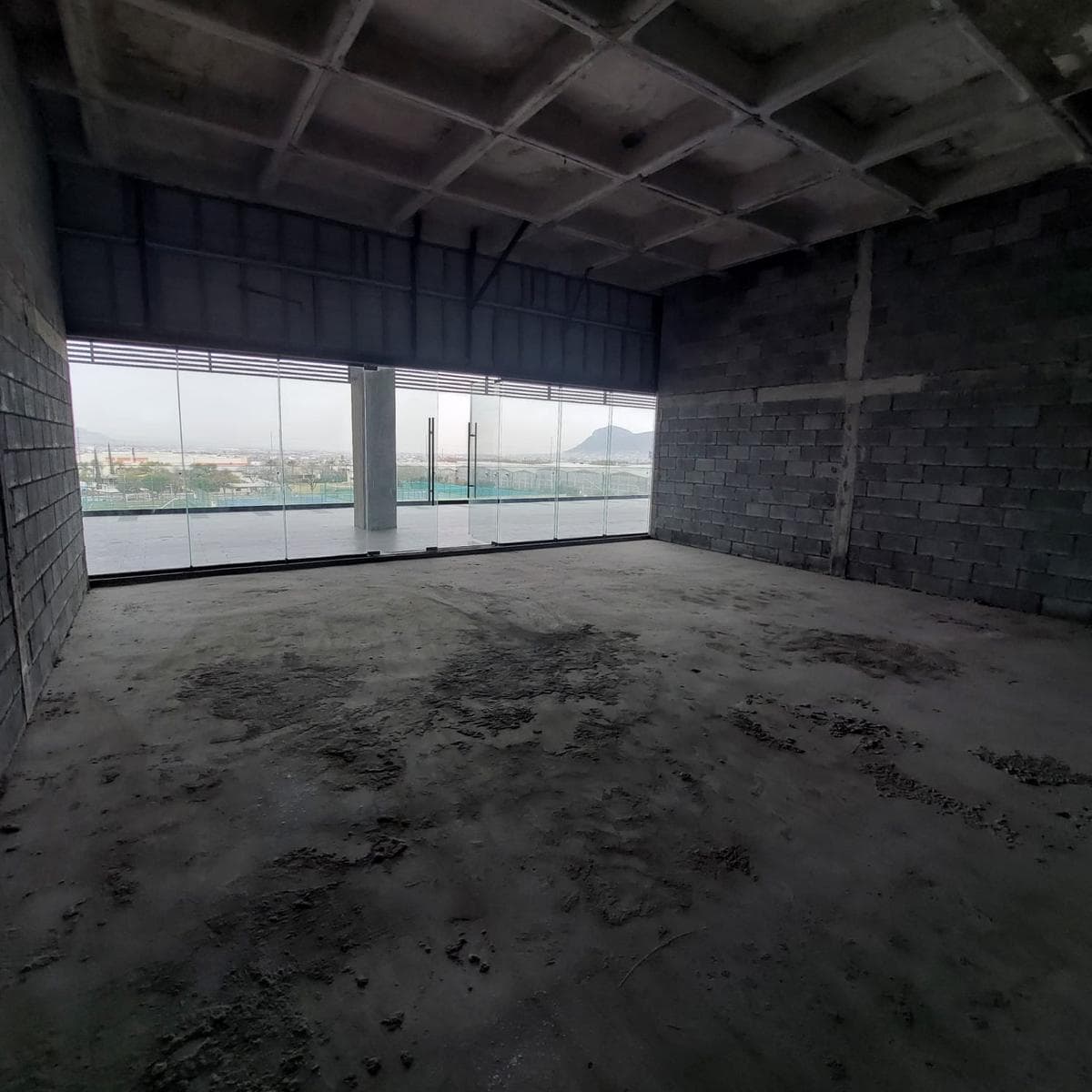 COMMERCIAL SPACE FOR RENT IN CUMBRES