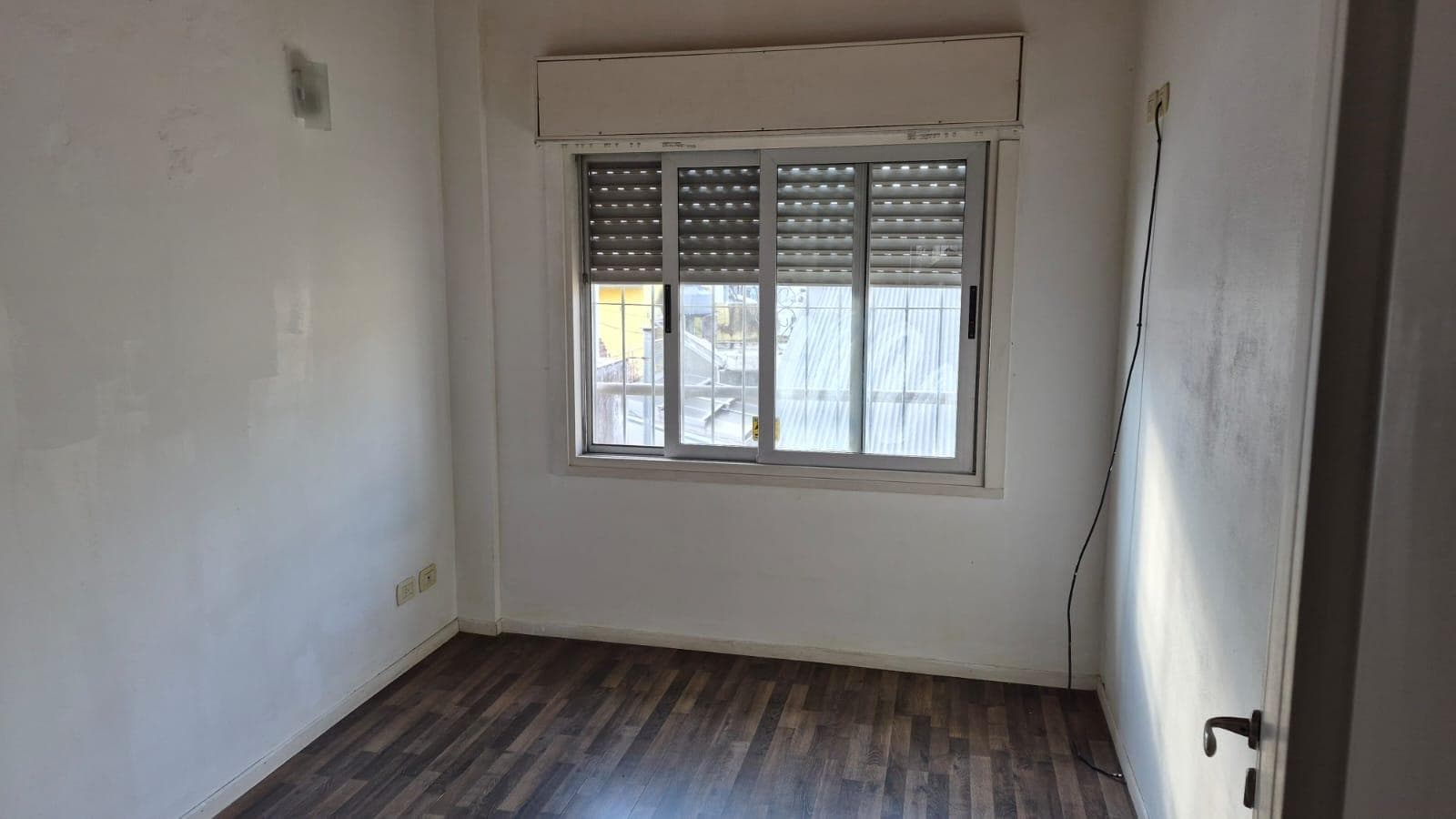 PH STYLE, 4 ROOMS, SEPARATE ENTRANCE, GARAGE, VERY LOW MAINTENANCE FEES