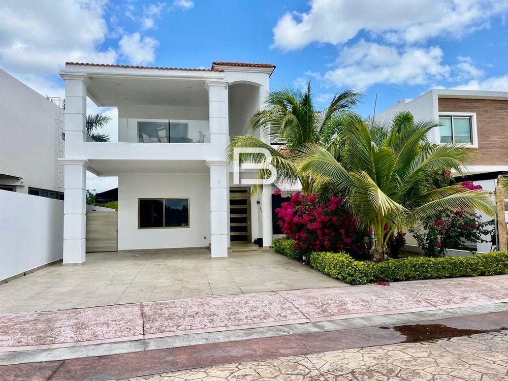 House for Sale in Lagos Del Sol