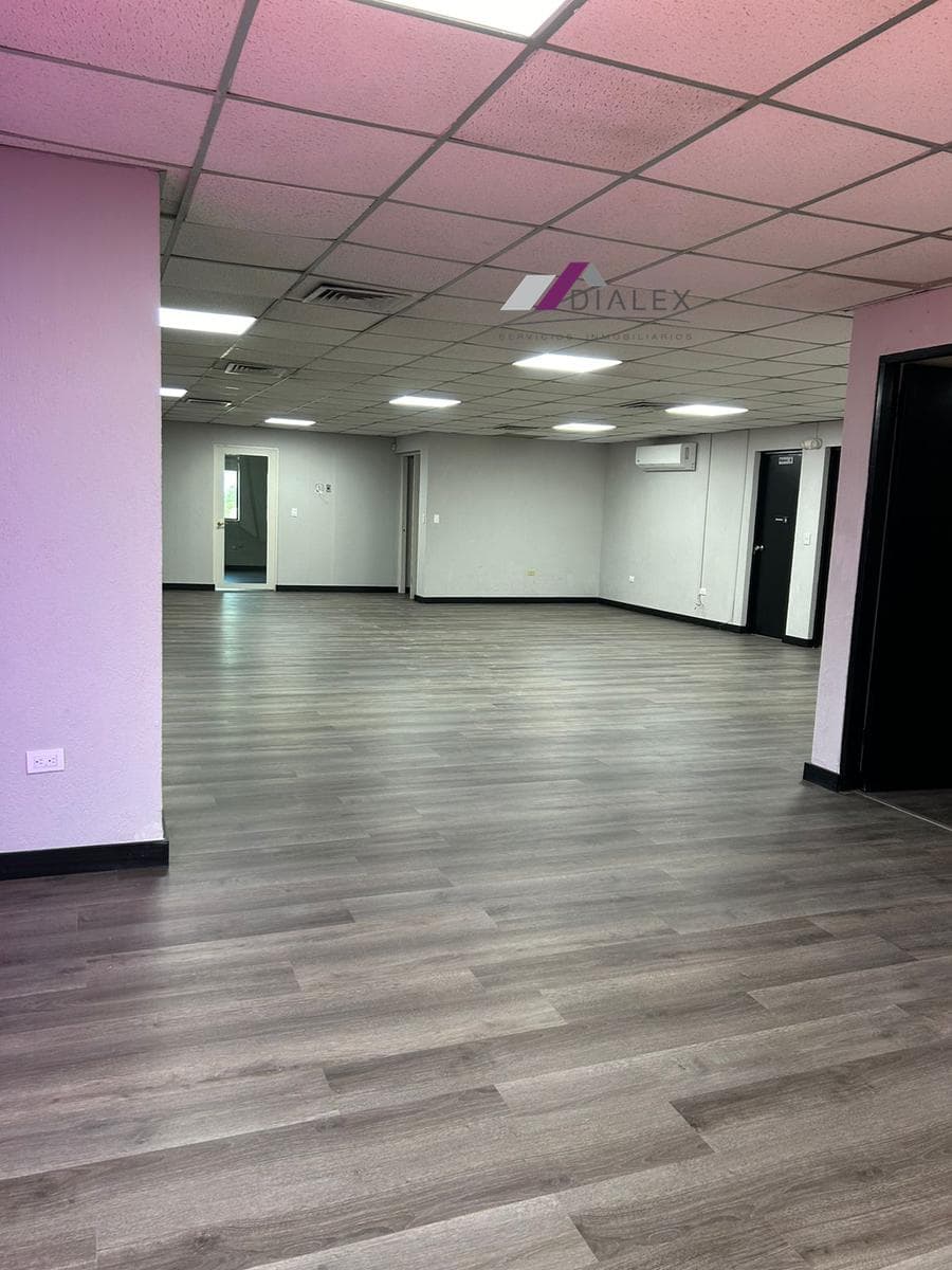 420 M2 OFFICE SPACE FOR RENT on Av. Revolución, Col. Jardines del Contry in Monterrey, Nuevo León.