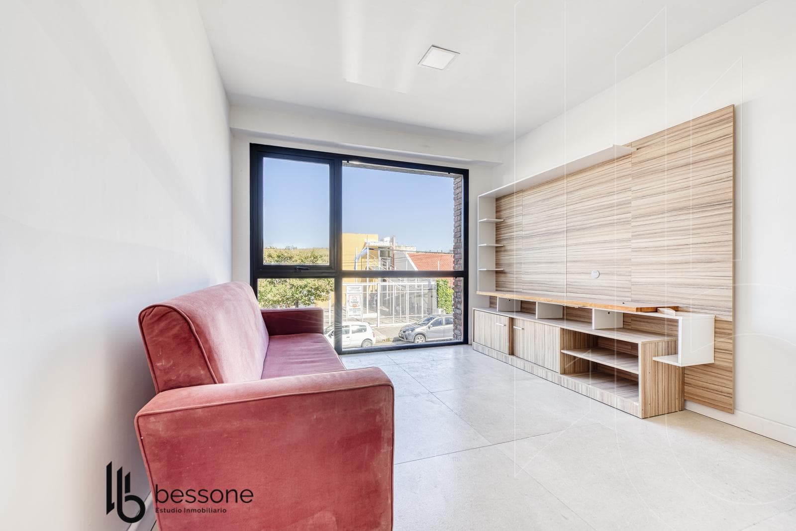 Apartment in La Perla for sale, with financing available