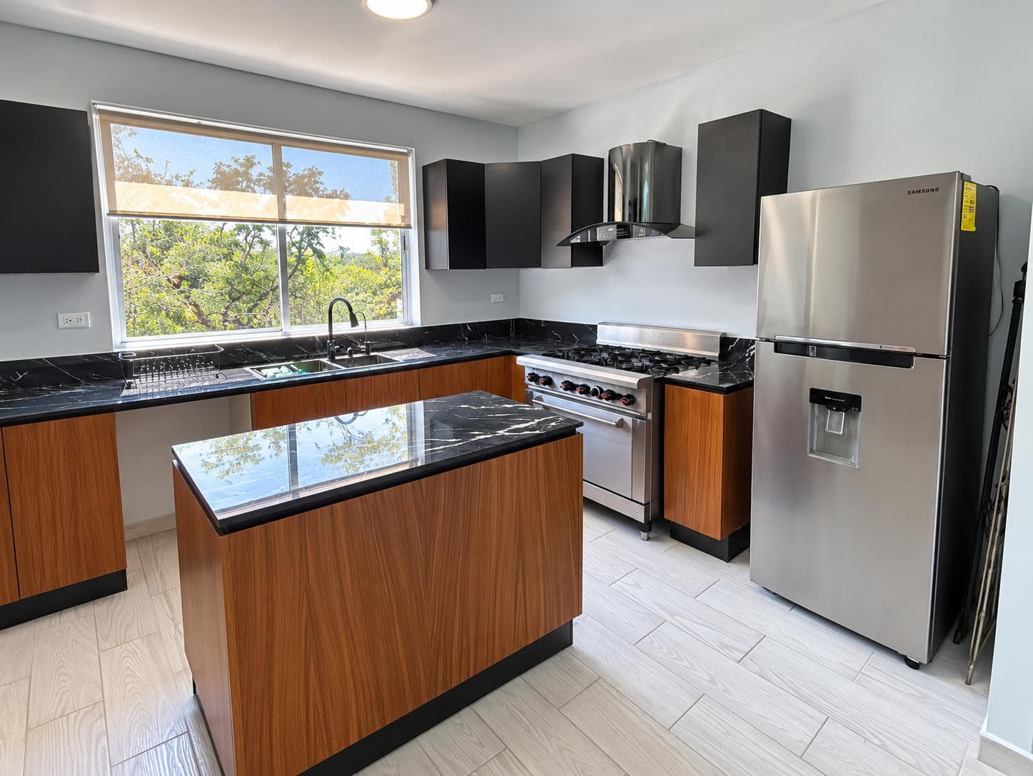 3-Bedroom Penthouse for Rent, Just Steps from Centro Maya, Playa del Carmen