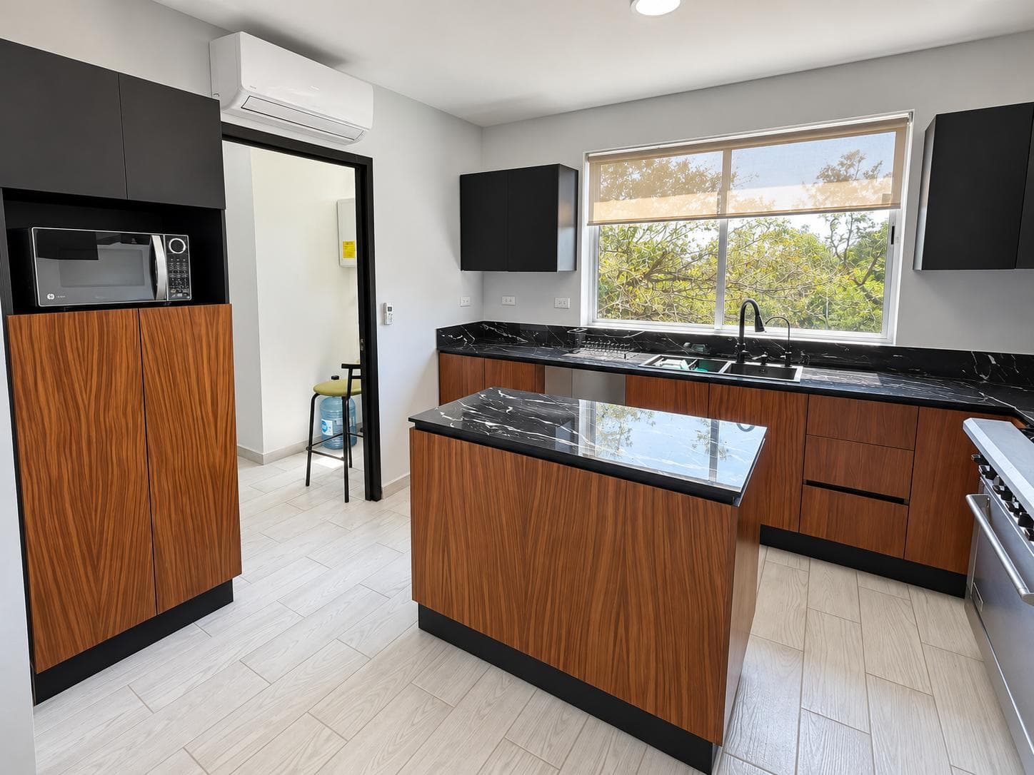 3-Bedroom Penthouse for Rent, Just Steps from Centro Maya, Playa del Carmen