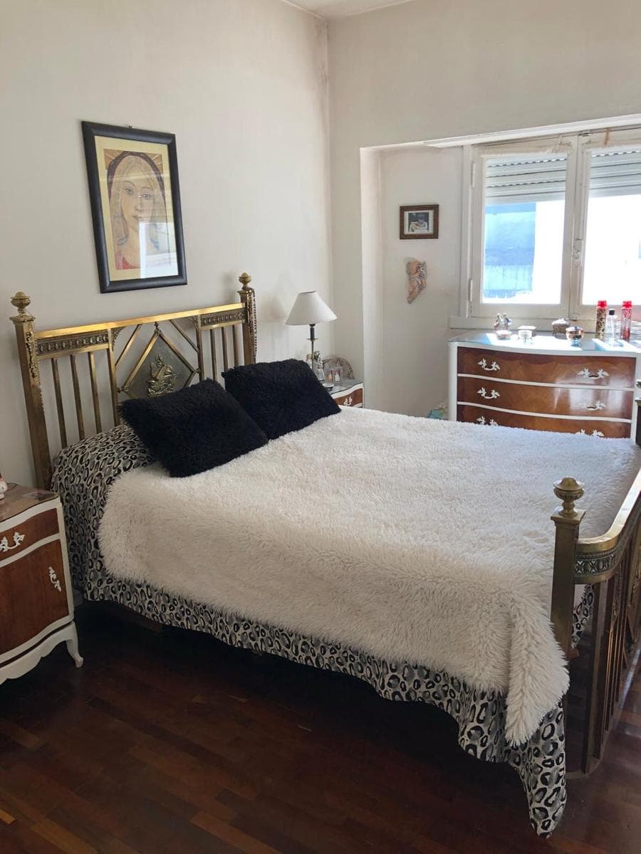 Bright 3-Room Apartment in the Downtown Area