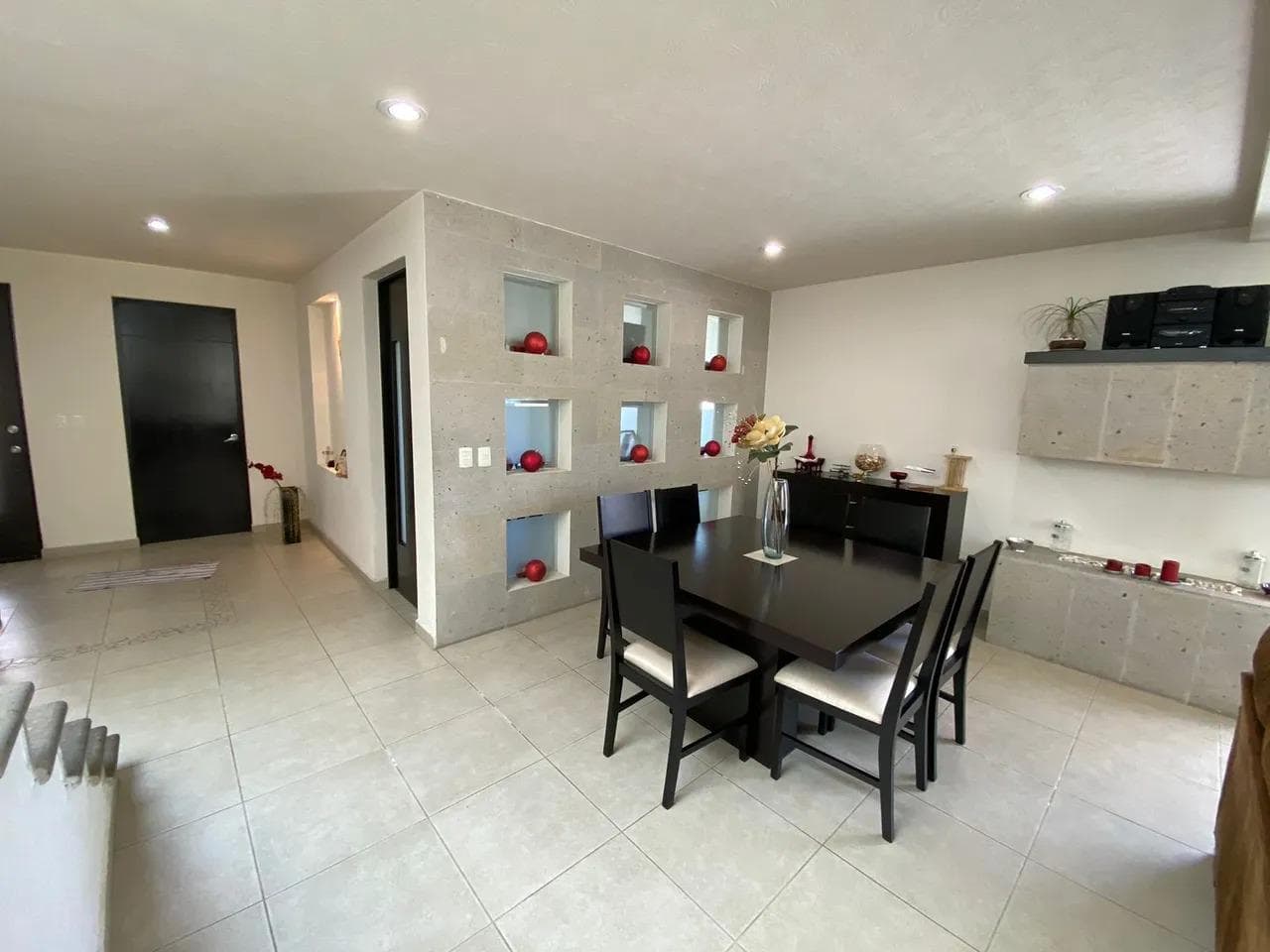 HOUSE FOR SALE IN METEPEC, NEAR THE TRAIN STATION