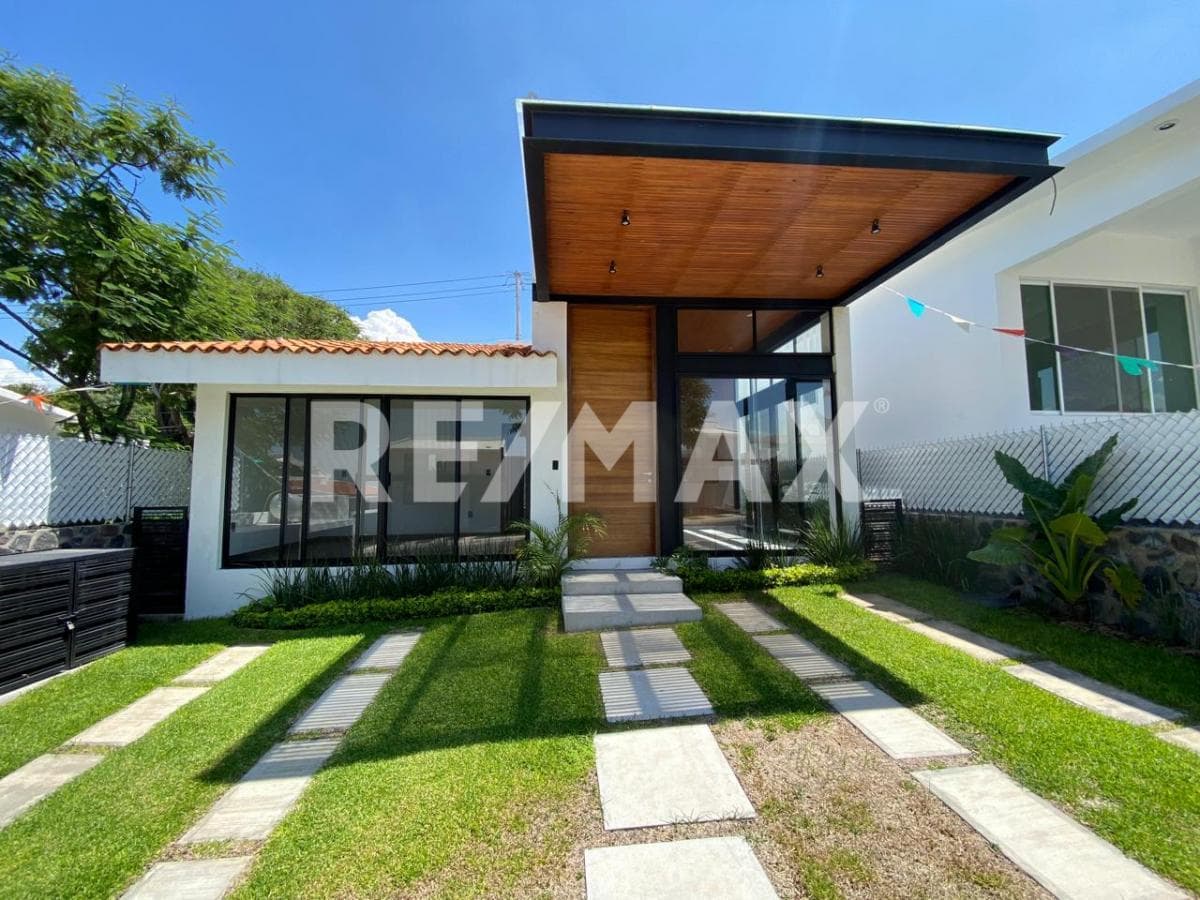 House for Sale in Morelos, Lomas de Cocoyoc Subdivision