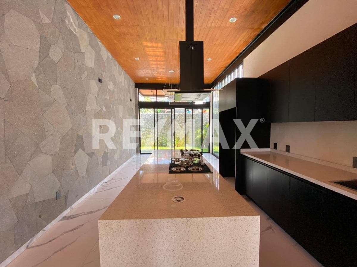 House for Sale in Morelos, Lomas de Cocoyoc Subdivision