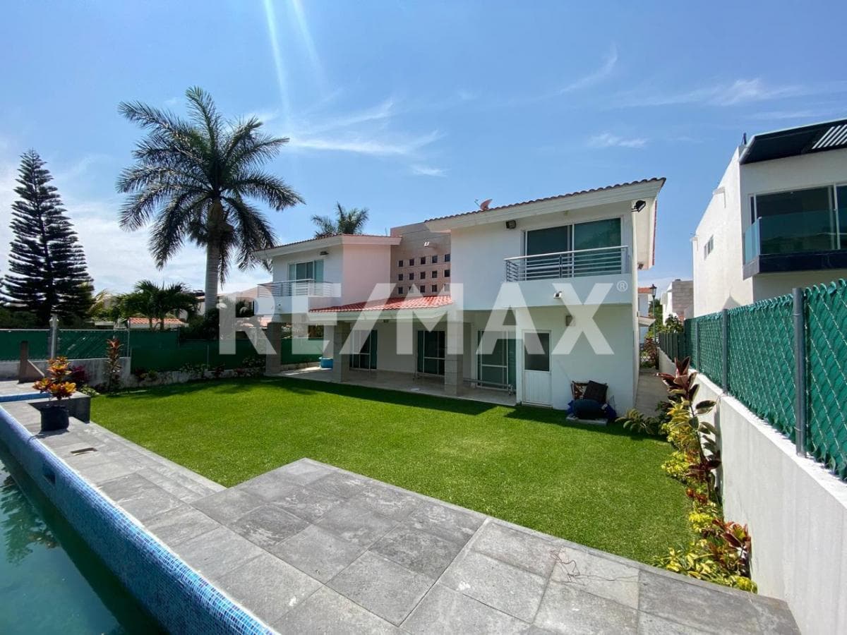 House for Sale in Morelos, Lomas de Cocoyoc Subdivision