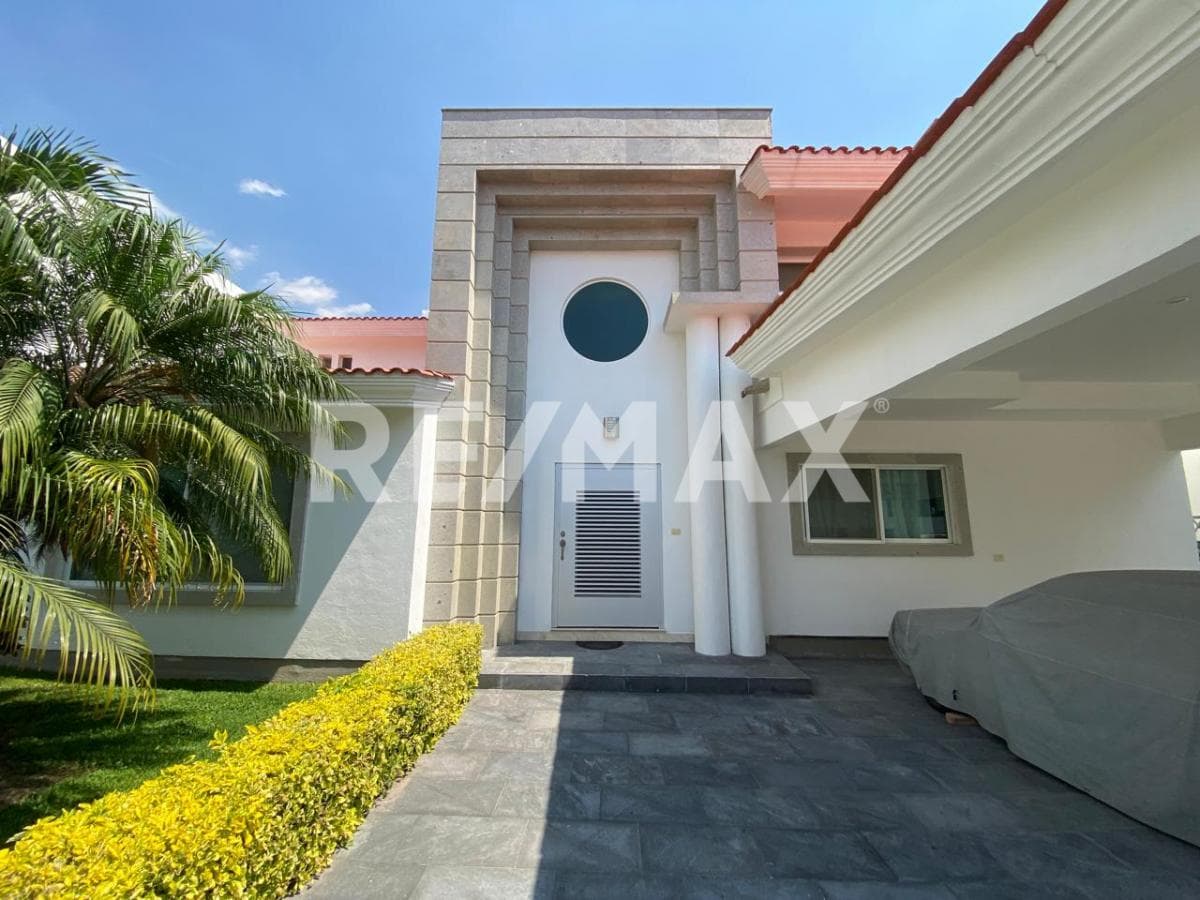 House for Sale in Morelos, Lomas de Cocoyoc Subdivision