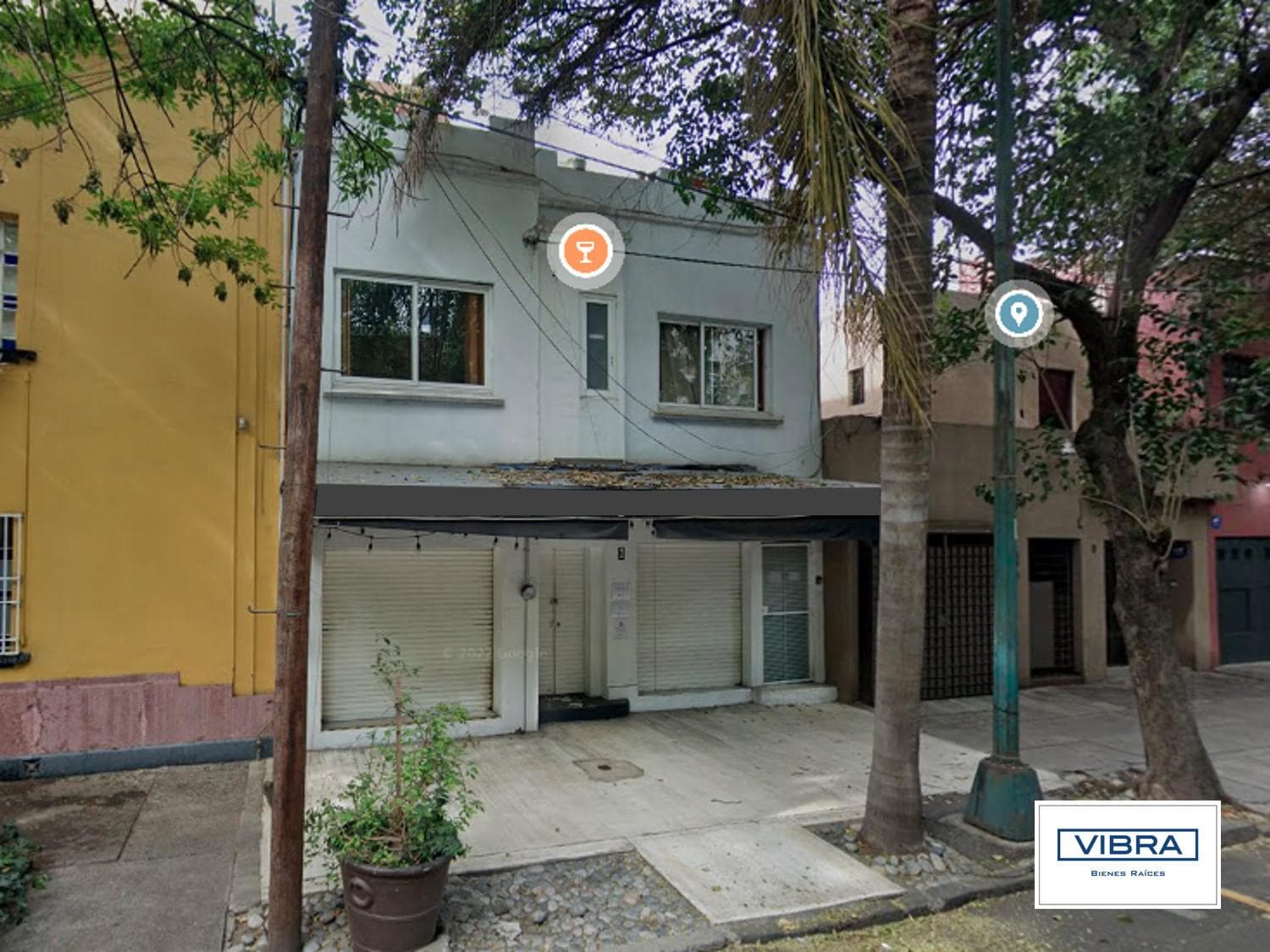 House with ZONING PERMIT for sale in Condesa.