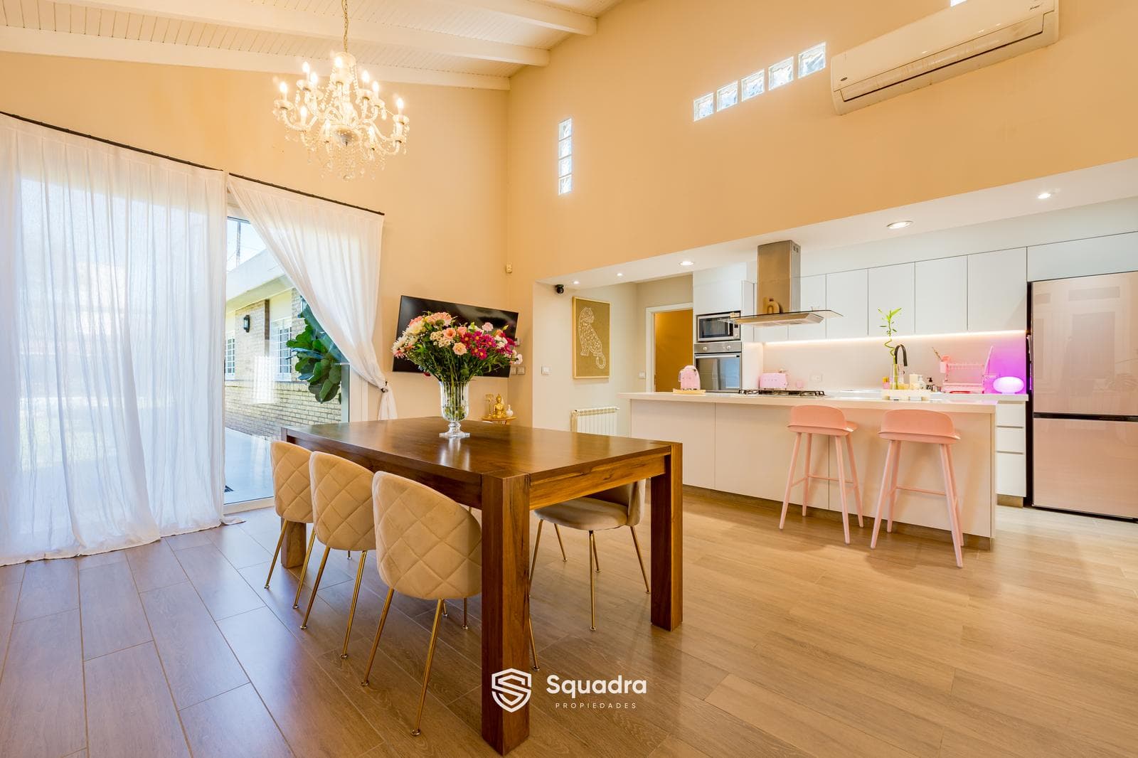 FOR SALE - 3-bedroom house with home office, pool, and barbecue area - Fisherton, Rosario.