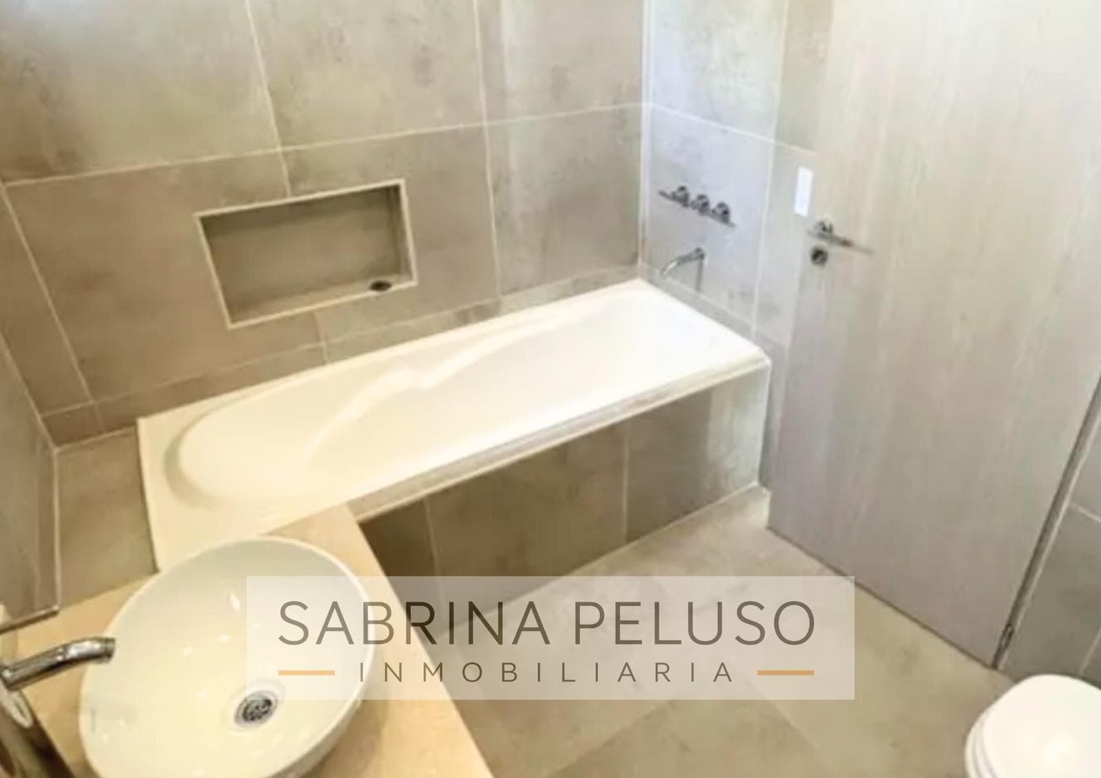 HOUSE FOR SALE in Alvarez del Bosque, MORENO