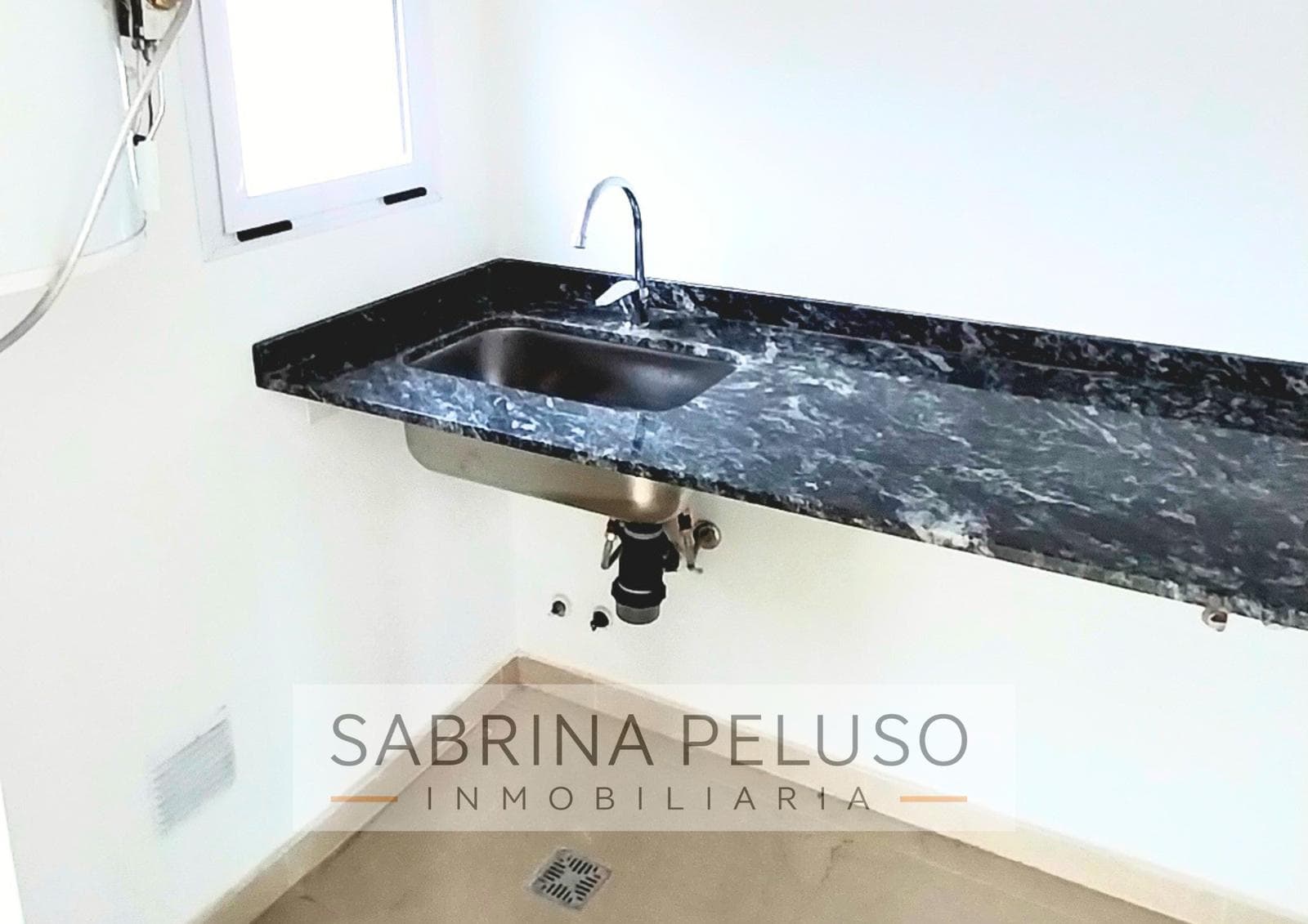 HOUSE FOR SALE in Alvarez del Bosque, MORENO