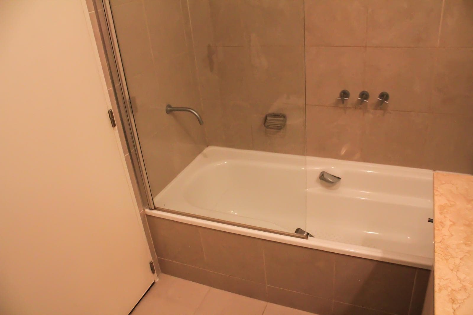 Departamento en Alquiler de 4 ambientes amoblado con cochera en Puerto Madero !!!Impecable estado