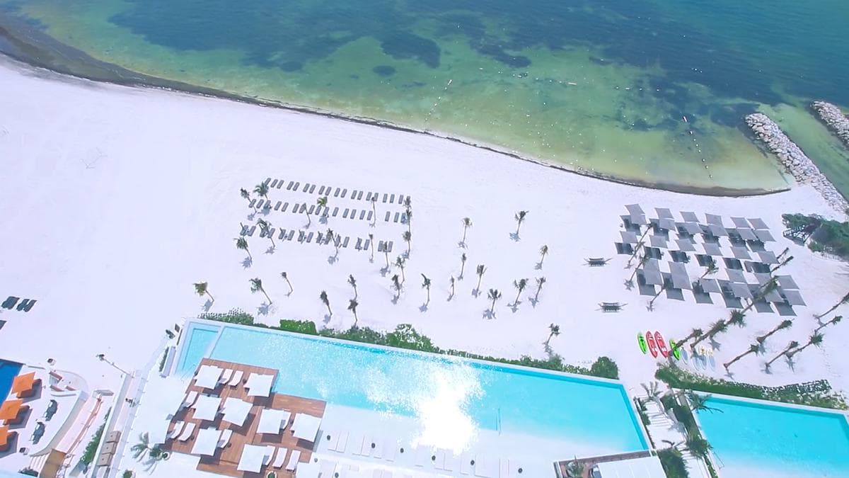 Beachfront Apartment, 2 Bedrooms in SLS, Novo Cancún, Puerto Cancún