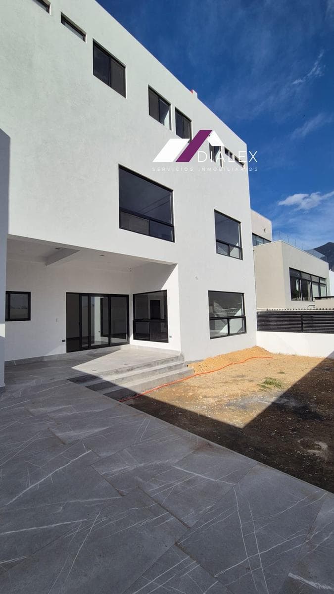 Residence in Los Olivos Residential Complex FOR SALE - National Highway, Monterrey El Barro