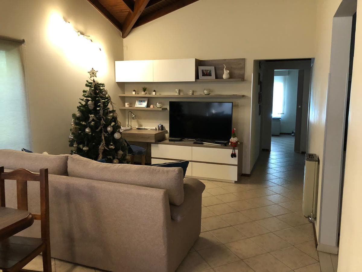 Wonderful house with a pool in the Lambertucci neighborhood, Escobar