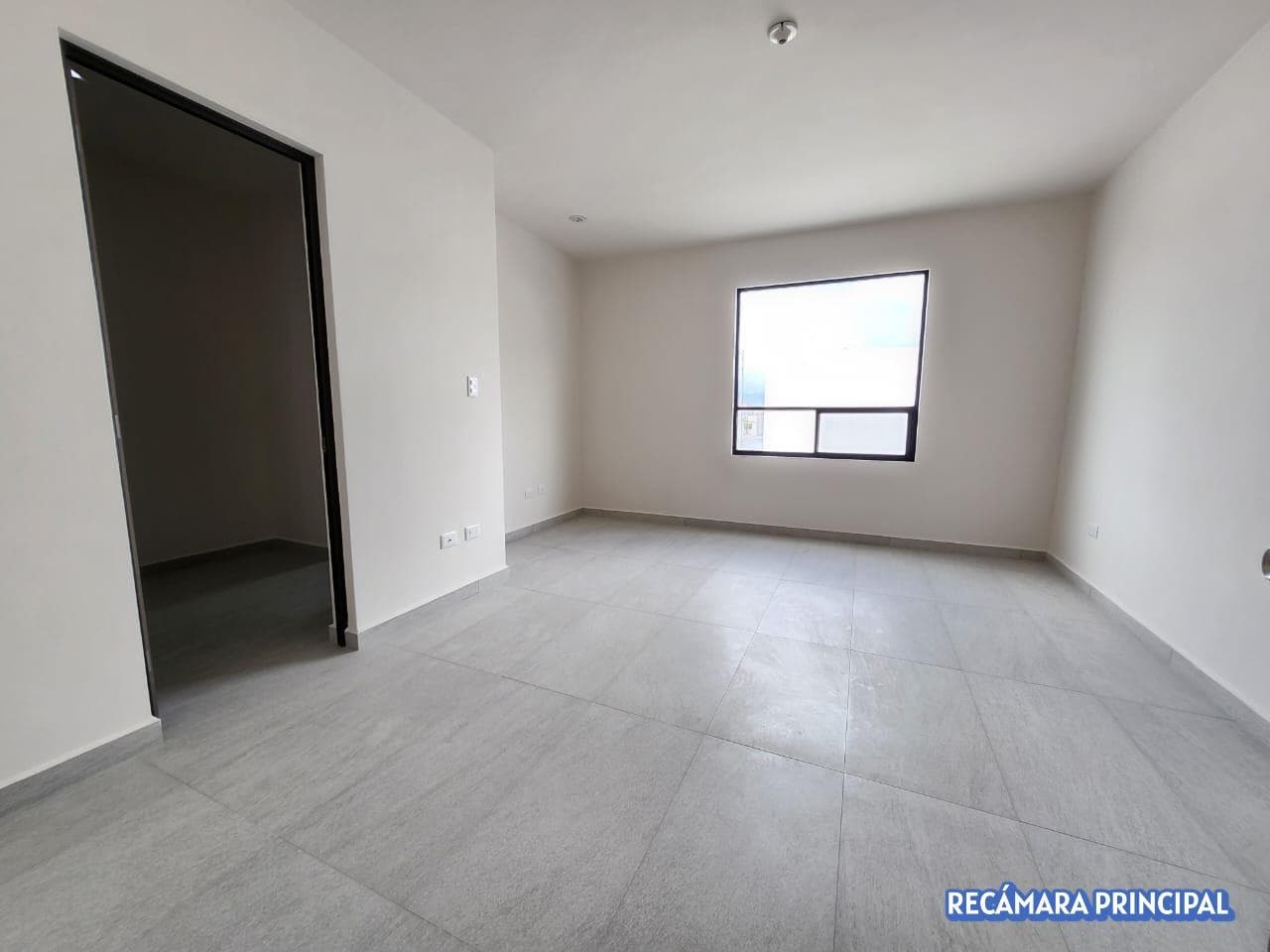 House for Sale. Privanzas de Mirasierra, East of the City