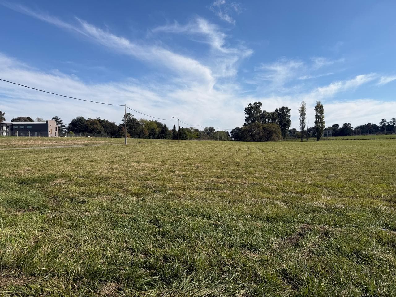 Land for Sale in the El Paraiso Neighborhood of Tandil, Near Axion and the Los Cardos Rugby Club.