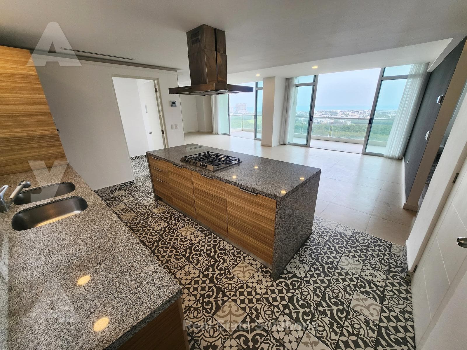 Apartment for Sale, 4 Bedrooms, Ocean View, Golf Course, Av. Bonampak, Puerto Cancún