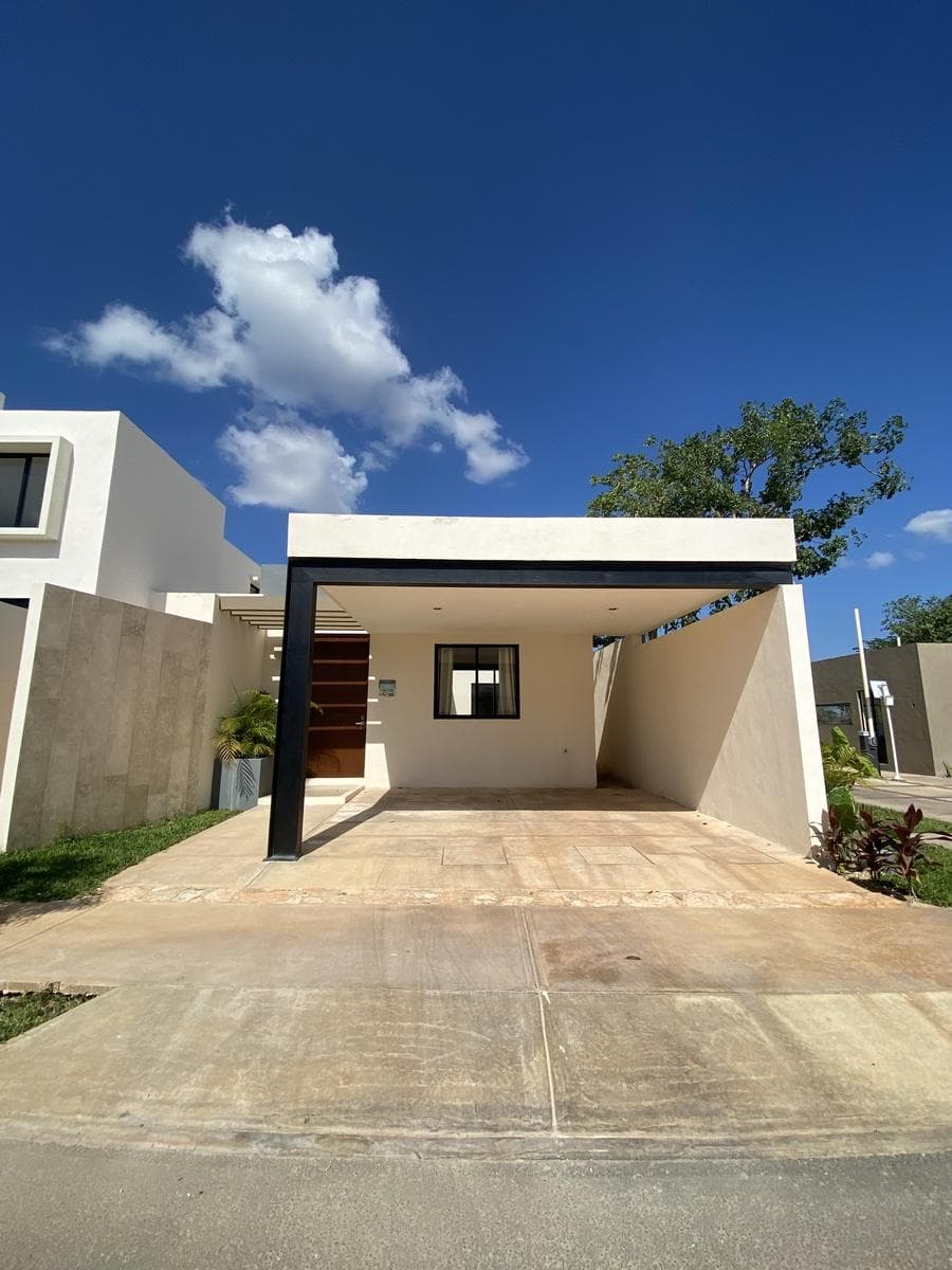 Single-Story Home for Sale in Conkal