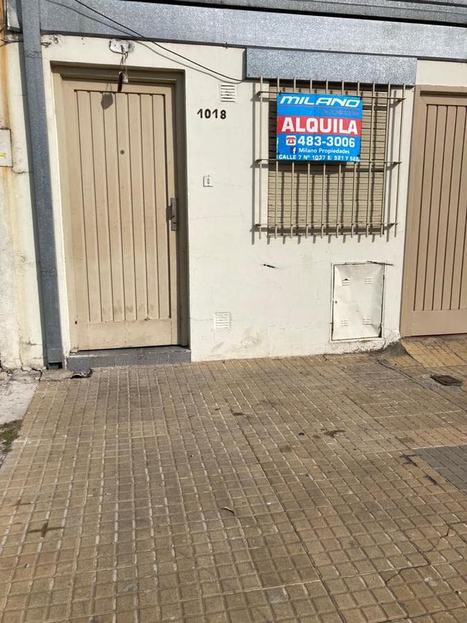 Apartment 4, between 521 and 522 Tolosa