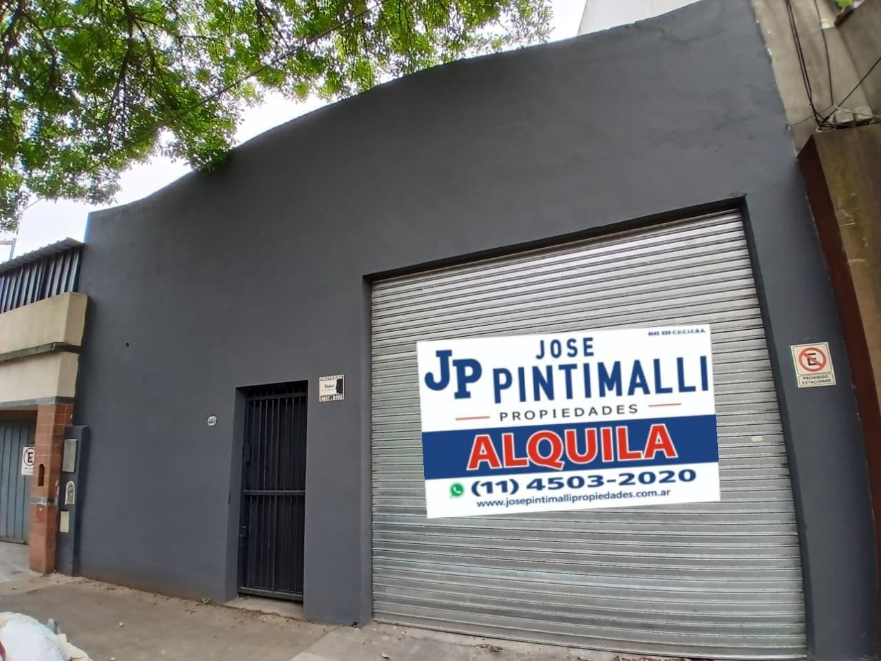 237 m² Warehouse, Floresta