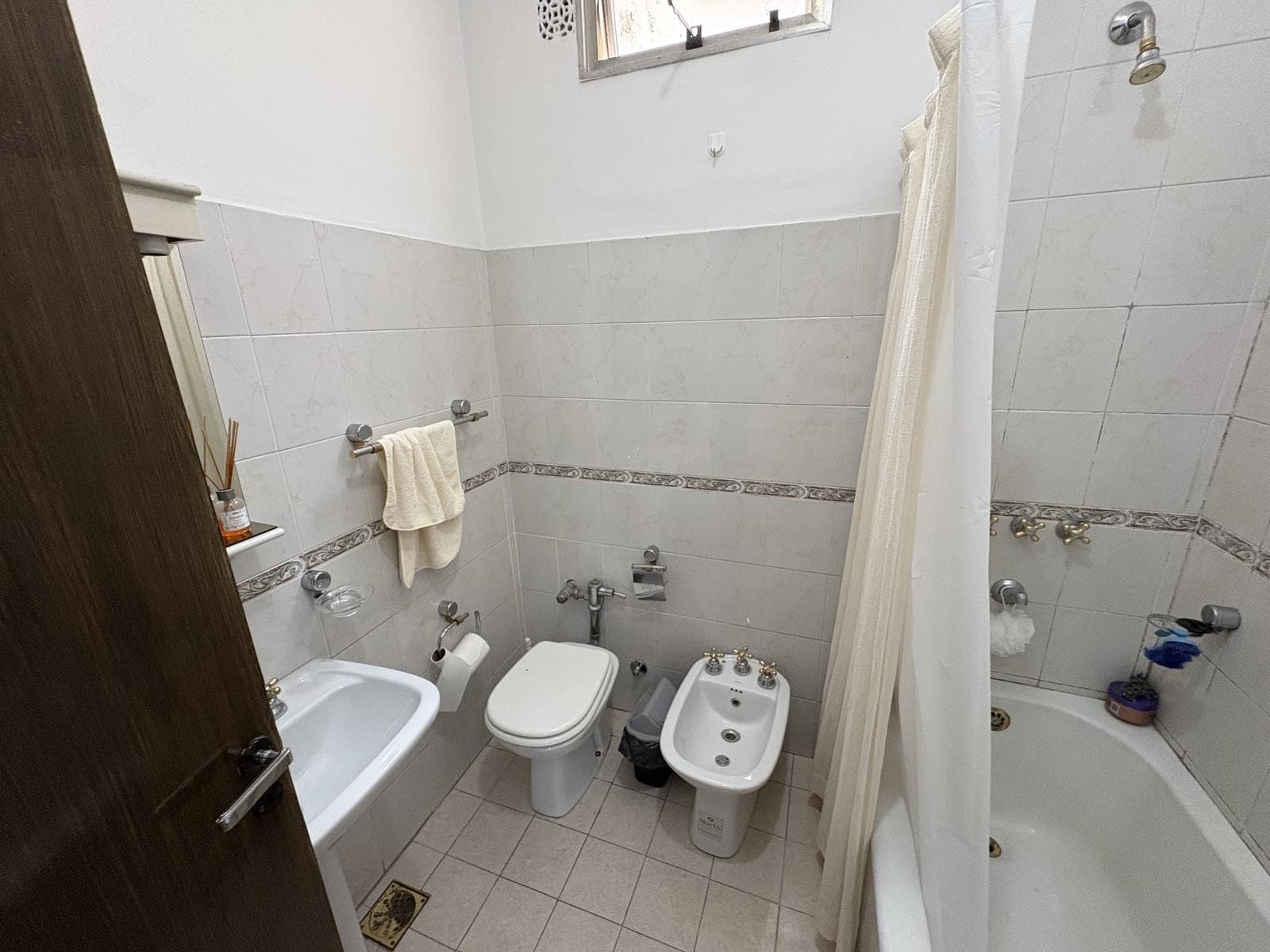 Departamento de 3 Ambientes en Venta - Balcón - Tribunales