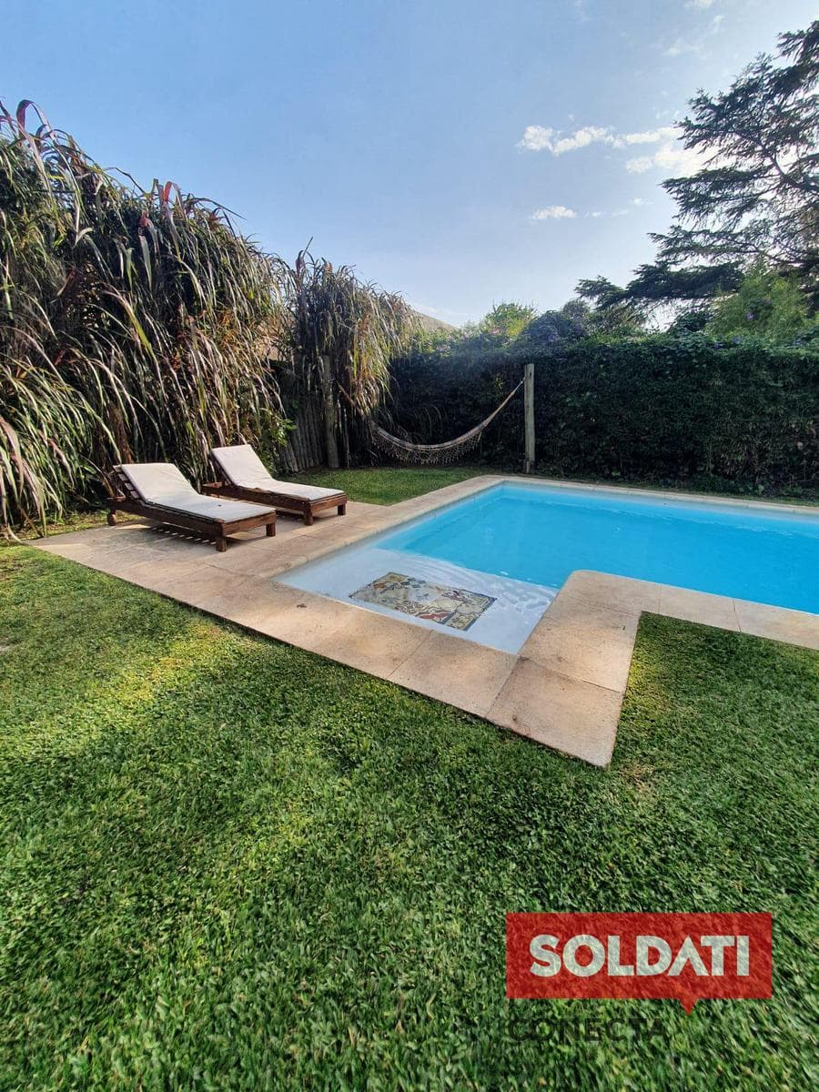 Summer Rental Home in Bella Vista - January